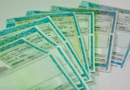 Multa para quem esquece a CNH deve ser extinta