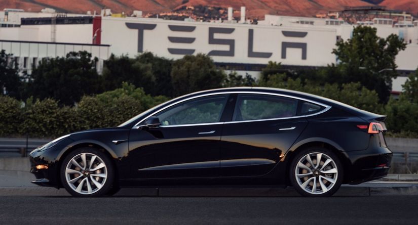 Tesla confirma fabricação da primeira unidade do Model 3