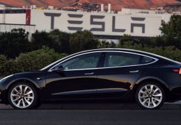 Tesla confirma fabricação da primeira unidade do Model 3