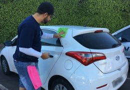 Empresa cria app para lavagem de carro sem uso de água