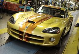 Dodge encerra produção de Viper