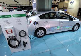 Brasil ainda deve demorar 15 anos para “adotar” carros elétricos