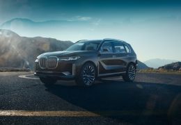 BMW apresenta novo X7 como carro conceito