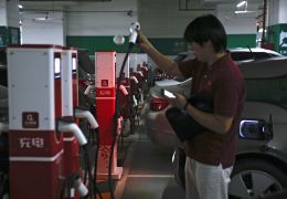 China poderá proibir carros movidos a gasolina e diesel