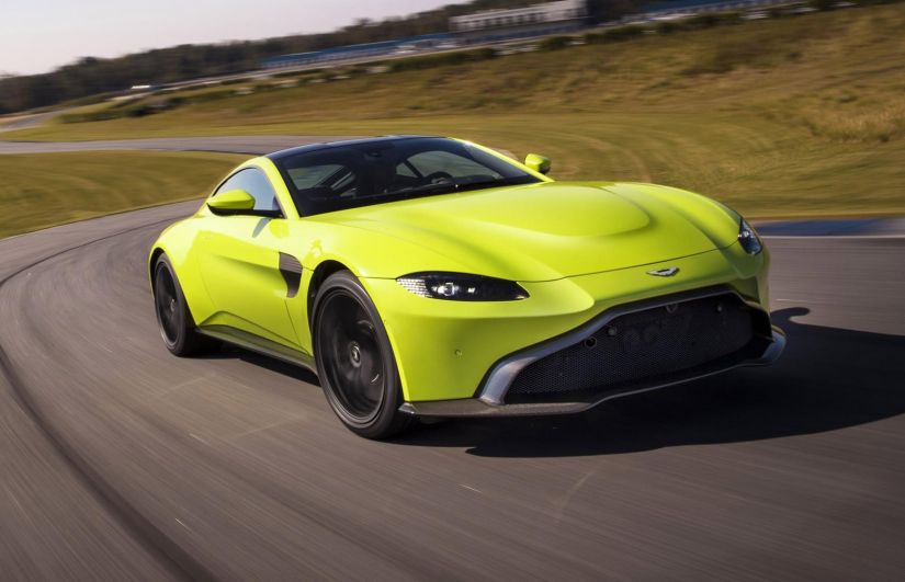 Aston Marin revela informações e imagem da nova geração do Vantage