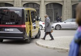 Volkswagen apresenta projeto de van elétrica para usar como Uber Pool