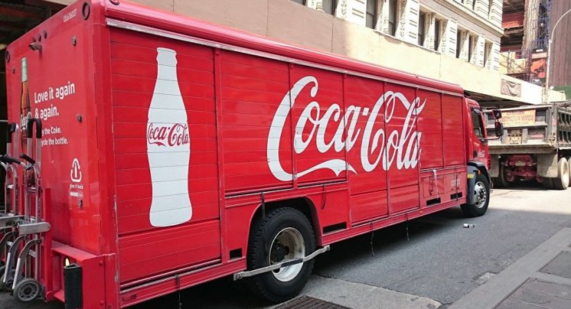 O que acontece quando você enche um tanque de carro com Coca-Cola?