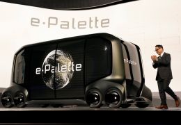 Toyota apresenta loja sobre rodas que chega ao consumidor sem motorista