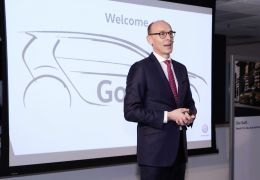 Volkswagen afirma que vai investir mais de 1,8 bilhão de euros na próxima geração do Golf