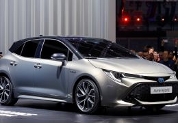 Toyota apresenta nova geração do Corolla hatch