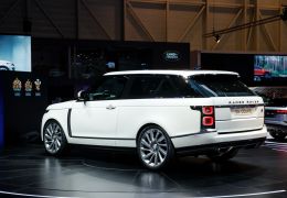Land Rover apresenta SUV grande transformado em cupê