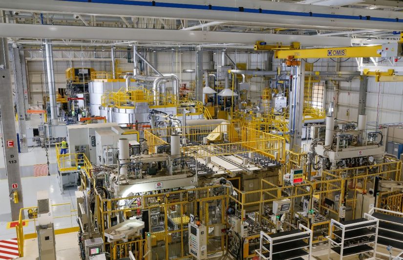 Renault inaugura fábrica de componentes no Paraná