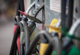 Preço médio da gasolina volta a subir no Brasil