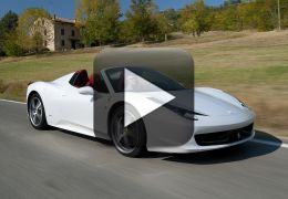 Vídeo registra momento que uma Ferrari 458 Spider é destruída