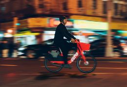 Uber confirma compra de startup de compartilhamento de bicicletas elétricas