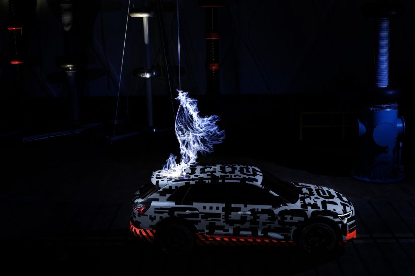 Audi apresenta SUV elétrico com autonomia de 400 km