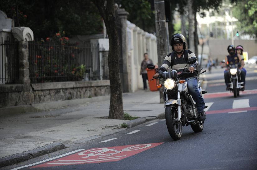 Cidade de São Paulo proíbe os mototáxis