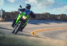 Moto Versys-X 300 fica mais barata no Brasil