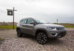 Jeep anuncia recall atingindo modelo de Compass e Renegade