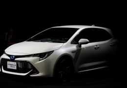 Toyota apresenta nova geração do Corolla Sport hatch