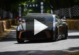 Nissan apresenta versão especial de 50 anos do GT-R