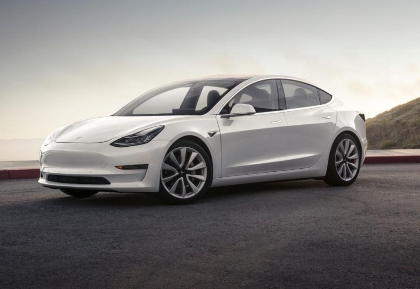 Clientes da Tesla começam a fazer cancelamentos de pedidos do Model 3