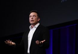 Elon Musk recua e decide não tirar Tesla da Bolsa de Valores