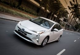 Toyota anuncia recall do Prius no Brasil