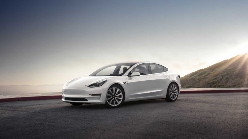Tesla afirma que Model 3 é o carro mais seguro do mundo, mas agência contesta