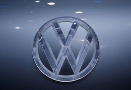 Volkswagen revela plano bilionário para investimento em veículos elétricos