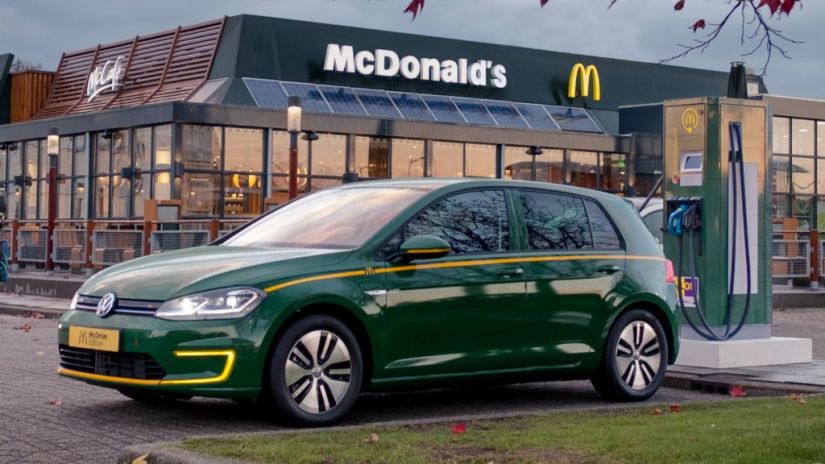 Volkswagen lança Golf em parceria com McDonalds