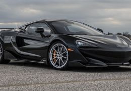 Supercarro McLaren 600LT chega ao Brasil por R$ 2,7 milhões