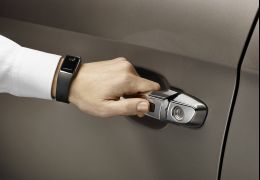 Hyundai anuncia relógio inteligente que abre o carro