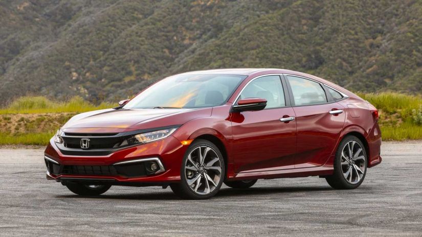Honda mostra Civic renovado na versão Touring
