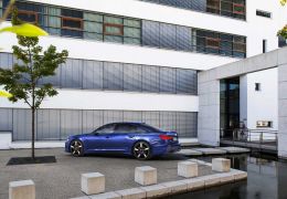 Audi anuncia versão híbrida plug-in do A6