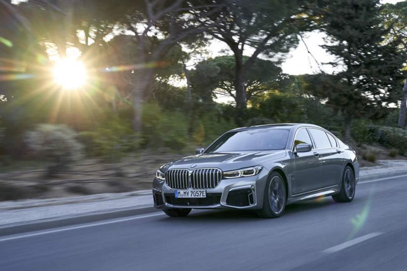 BMW anuncia Série 7 com cara nova e versão híbrida plug-in