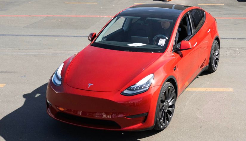 Tesla comemora marca de 1 milhão de carros elétricos fabricados