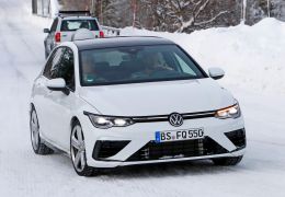 Executivo da Volkswagen afirma que Golf R será um “esportivo de verdade”