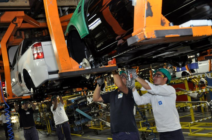 GM e Mercedes-Benz decretam férias coletivas para funcionários no Brasil