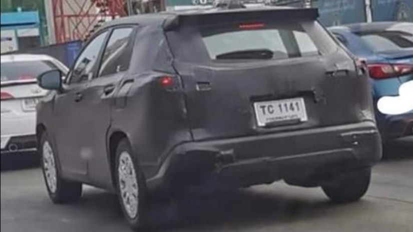 Novo Toyota Corolla Cross é flagrado em testes na Tailândia