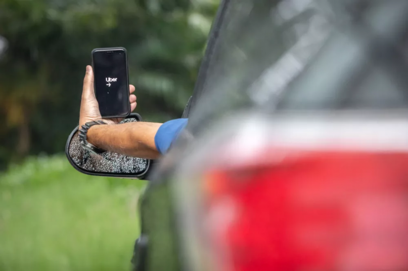 Uber vai exigir que motoristas e passageiros utilizem máscaras
