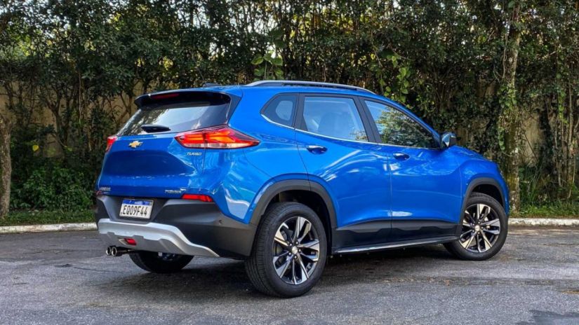 Chevrolet Onix e Tracker avisam pelo celular quando a bateria está fraca