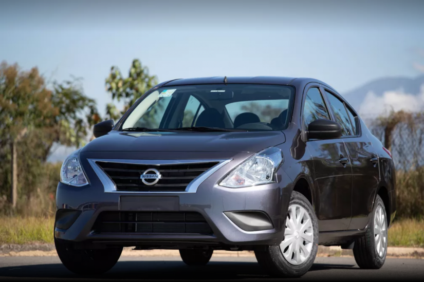 Nissan começa a vender novo Versa V-Drive 1.0 em loja online