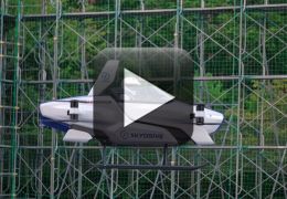 Carro voador faz vídeo com teste no Japão