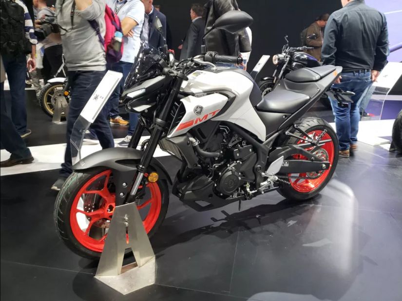 Yamaha apresenta nova moto MT-03 com visual renovado