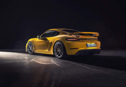 Porsche confirma vendas de 718 Cayman GT4 e 718 Spyder no Brasil