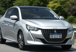 Peugeot 208 ganha versões com câmbio manual e mudanças no preço inicial