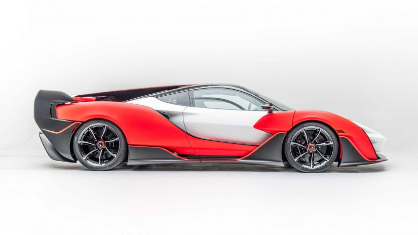 McLaren promove estreia surpresa do superesportivo Sabre