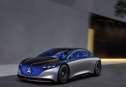 Mercedes-Benz terá painel digital com tela panorâmica