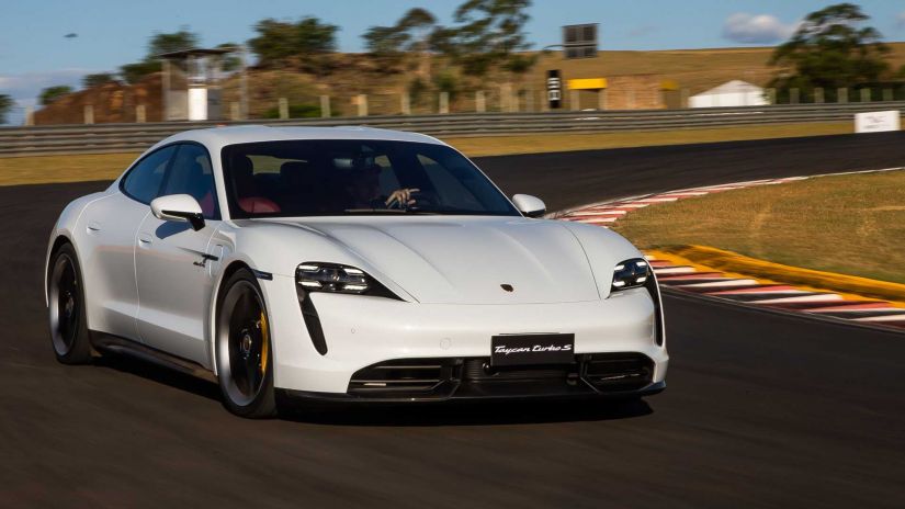 Porsche Taycan se torna o carro elétrico mais vendido no Brasil
